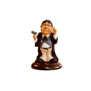 مجسمه شخصیت آقای قاضی