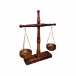 ترازوی دکوری تمام چوبی مدل عدالت