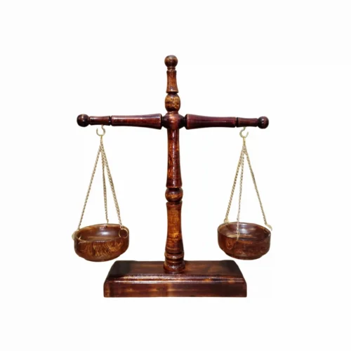 ترازوی دکوری تمام چوبی مدل عدالت