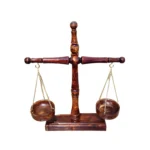ترازوی دکوری تمام چوبی مدل عدالت