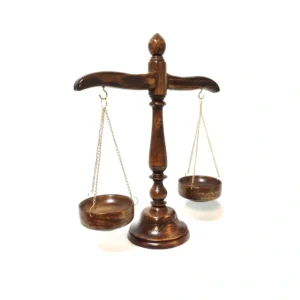 ترازوی عدالت طرح وارداتی تمام چوب