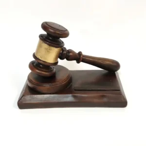 چکش عدالت دکوری حقوقی با جای کارت ویزیت